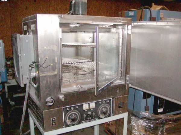 BLUE M HUMIDAIRE Lab Oven, inside dim. 24"W x 18"D x 20"H.,